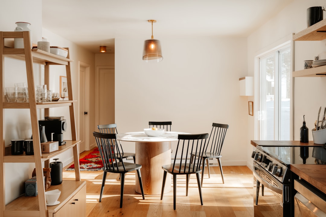 minimalism lifestyle clean room, decluttering before after