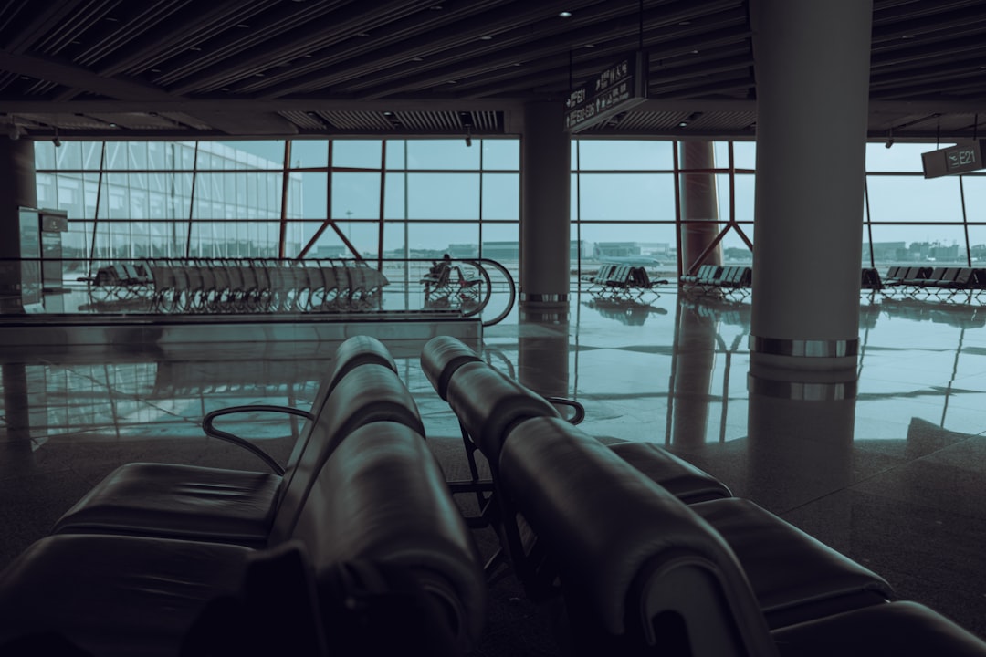 minimalist luggage airport, carry on suitcase comparison