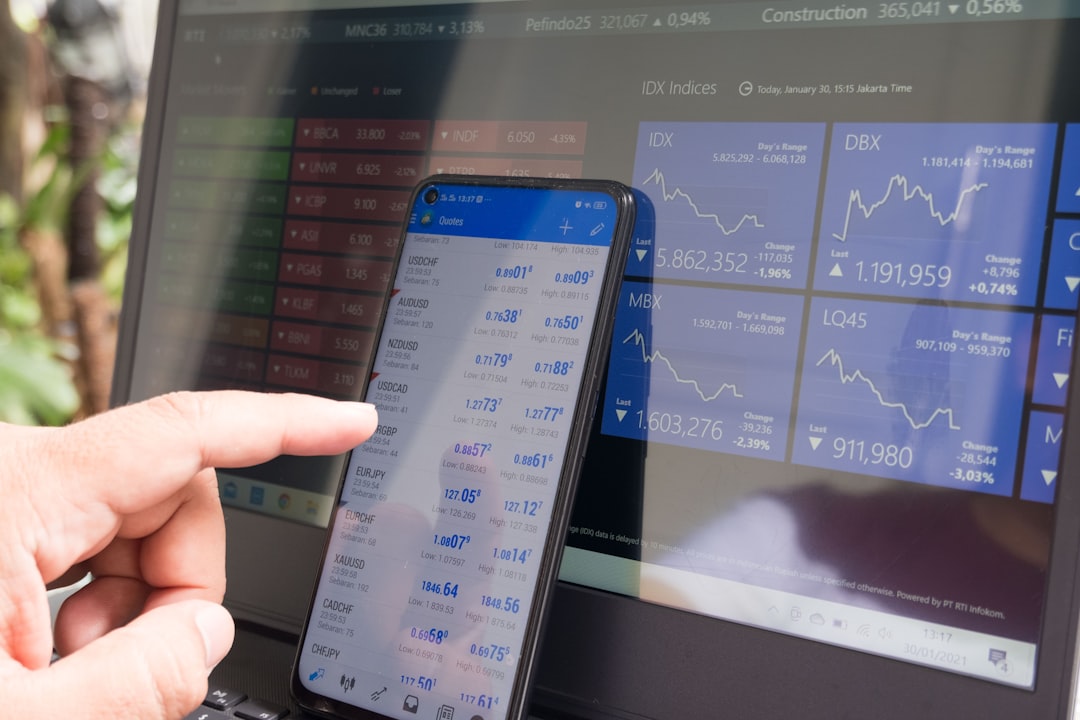 Korean brokerage app screenshot, mobile stock trading interface