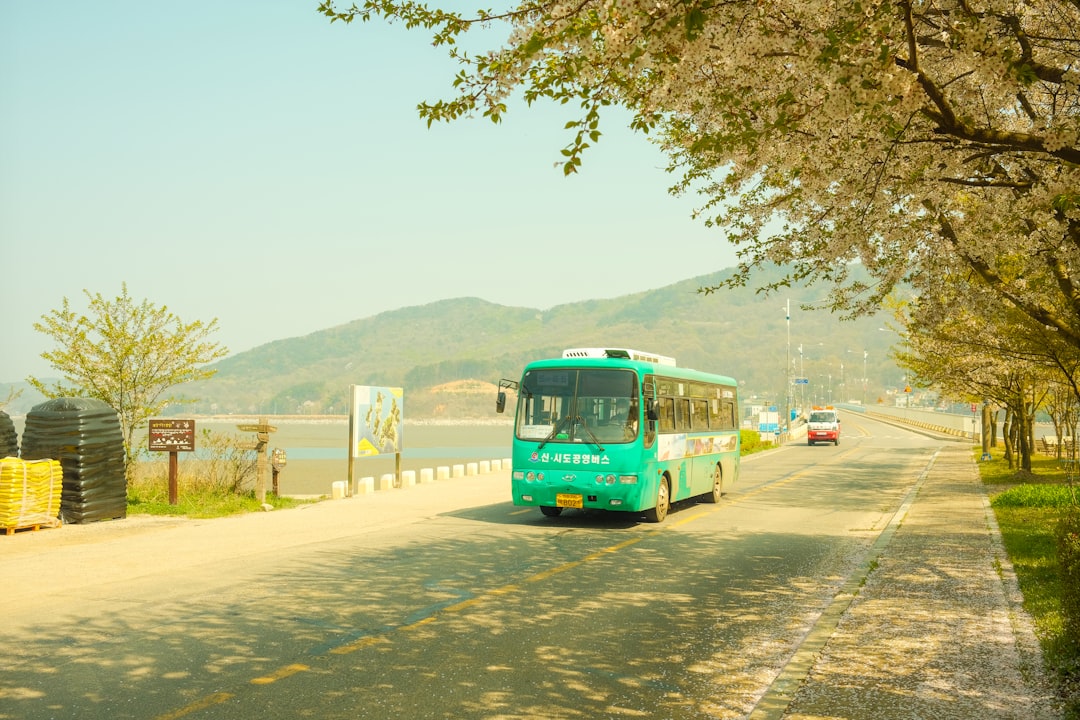 Incheon Airport shuttle bus terminal connection, airport check-in counter Korea